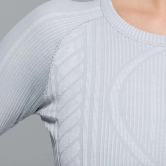 Lululemon Rest Less Pullover LS Top Silver Spoon Light Gray EUC - Picture 2 of 15